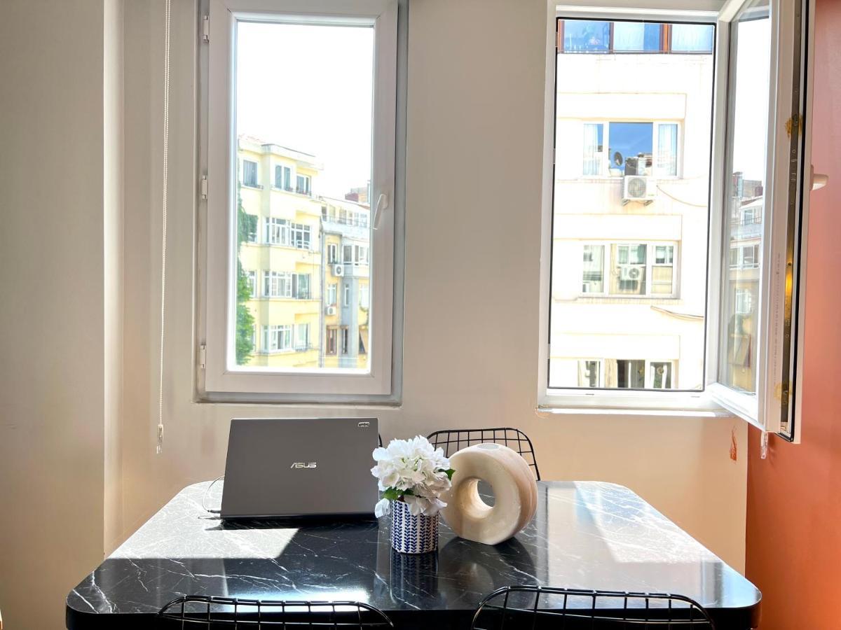 Wonder Homes- Cozy Flat, 2Br, Terrace, Cihangir, Frz3 Istanbul Eksteriør billede